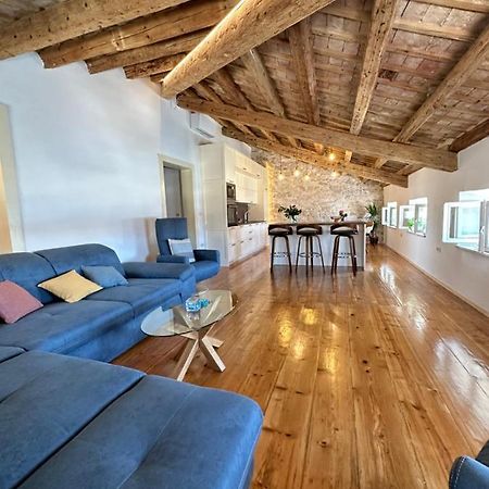 Apartment Luka Ровин Екстериор снимка