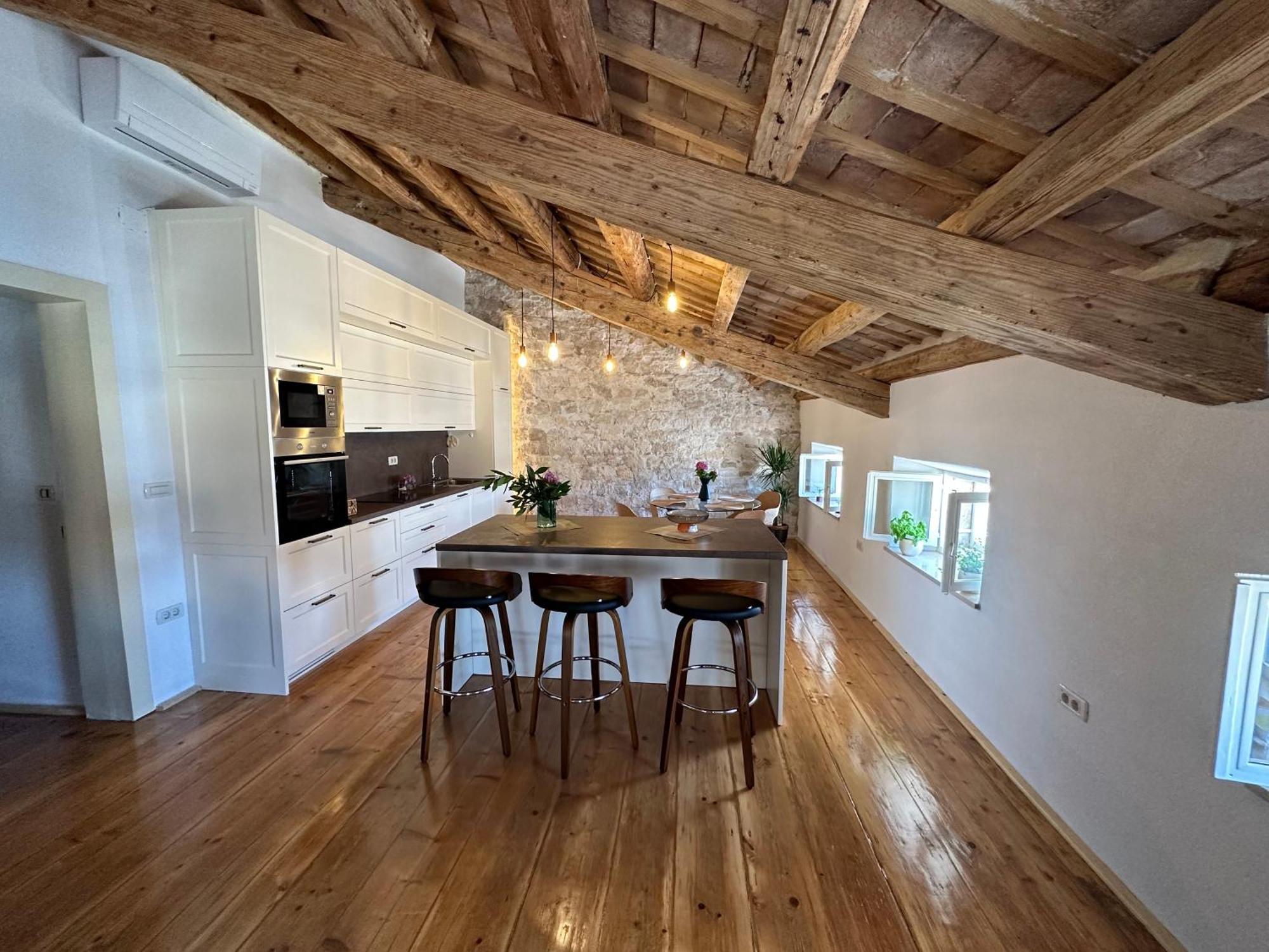 Apartment Luka Ровин Екстериор снимка