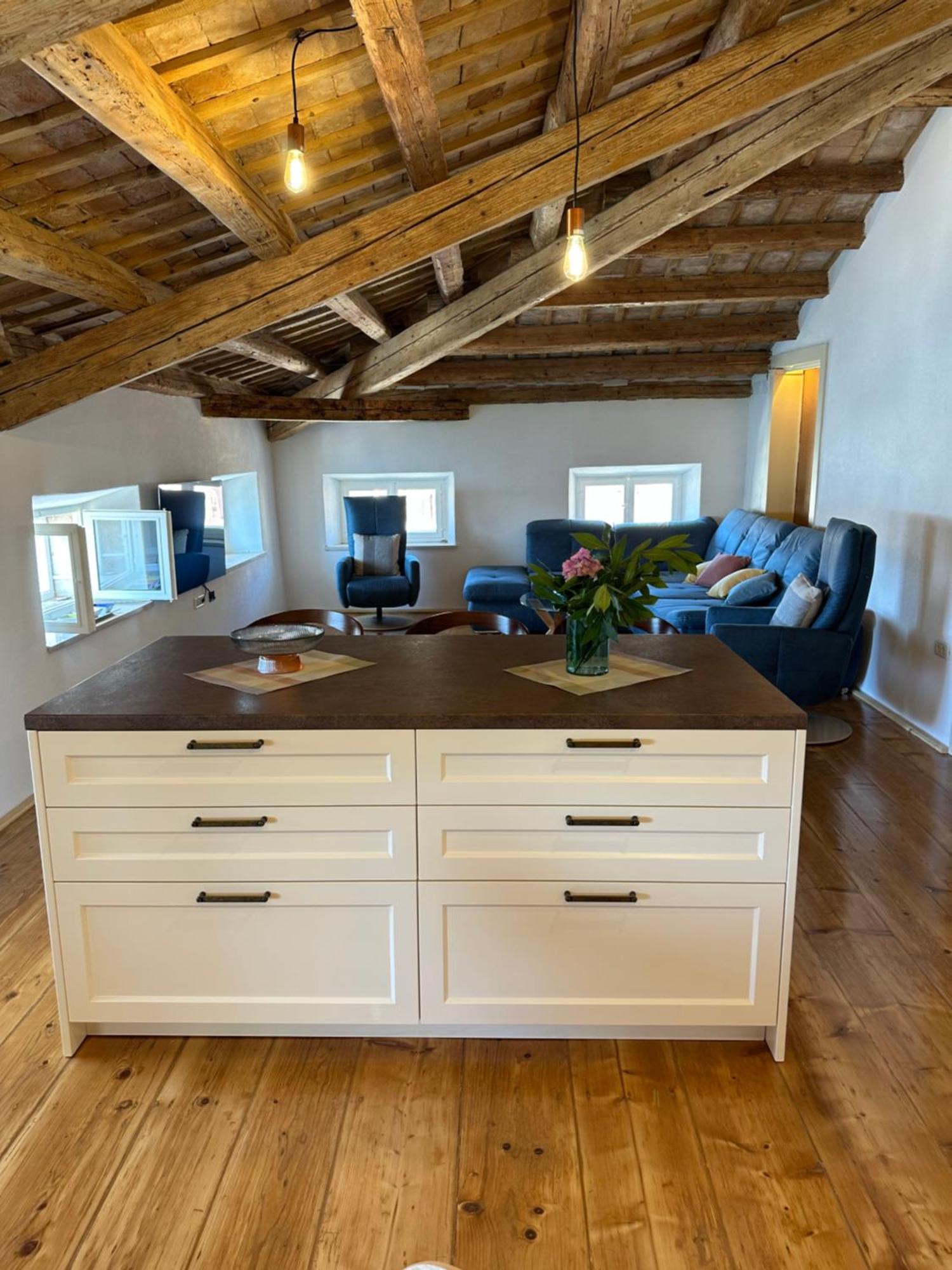 Apartment Luka Ровин Екстериор снимка